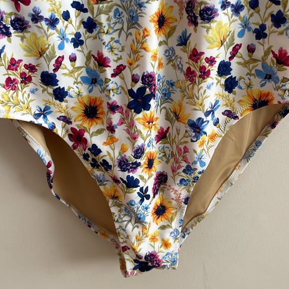 Old Navy Swimsuit Floral - Picture 3 of 4